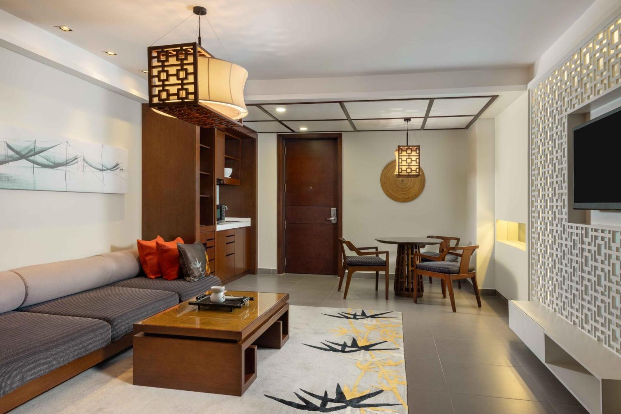 อังสนา ลาง โก Hotel ลั่งโก้ ภายนอก รูปภาพ